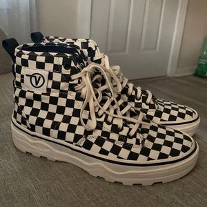 Sentry Vans women’s 9.5 Men’s 8